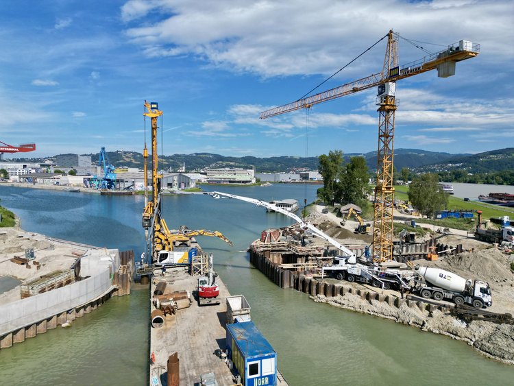 Construction site at a harbour gate facility within the city limits